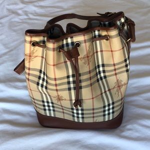Bombonera burberry Clearance